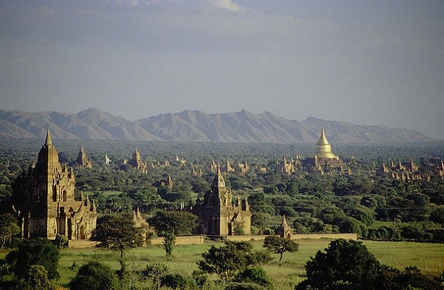 640px-Bagan,_Burma