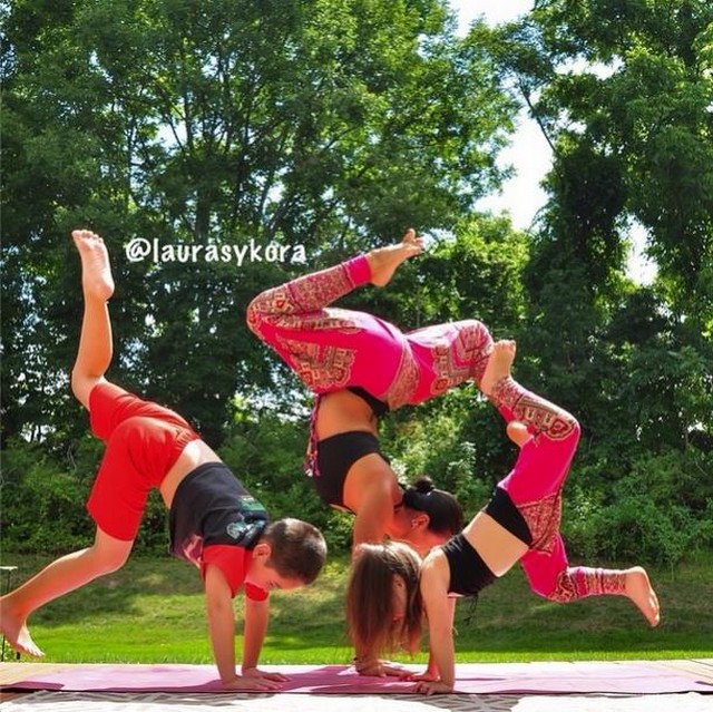 Yoga Enthusiast Laura Kasperzak - A Woman Just who Became an Internet Sensation