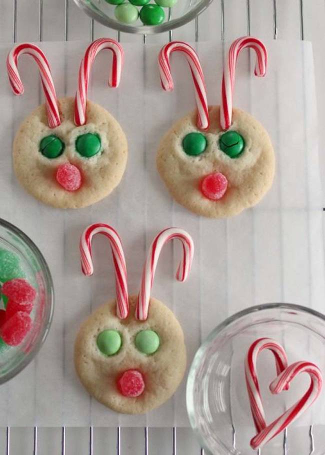 I think these are supposed to be reindeer, but they look more like some sort of horrifying insect. They probably taste good though.