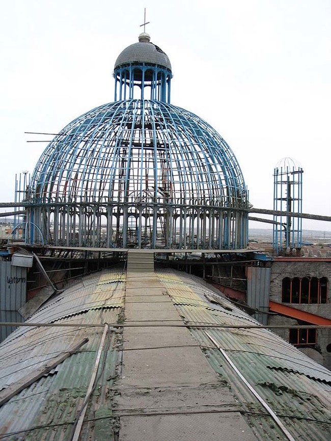 This huge dome is made from recycled plastic meals tubs.