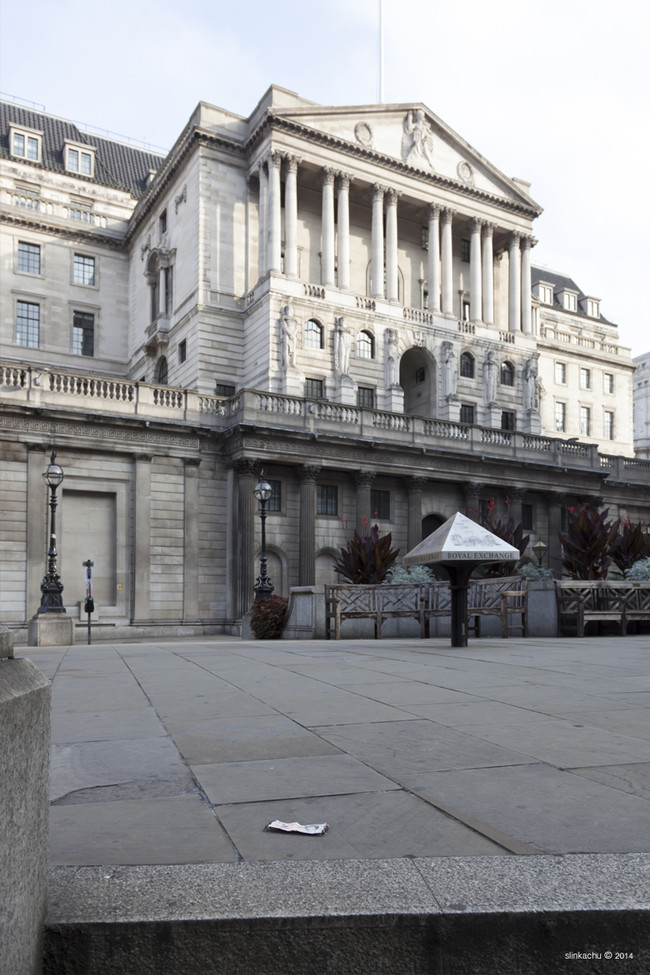 <em>Tug of War</em>, 2014, in front of the Bank of London