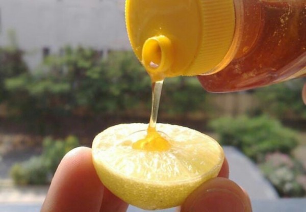 lemon-honey-the-most-effective-treatment-for-clearer-skin-1
